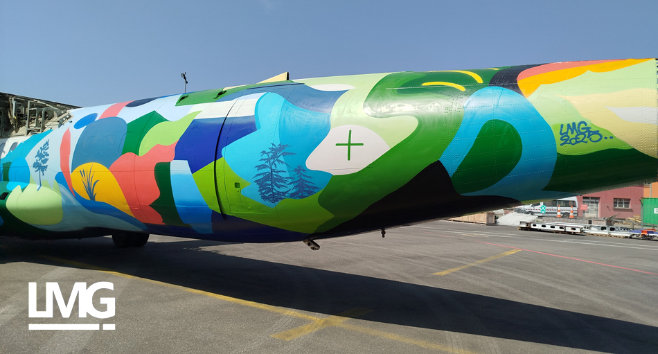 photo de graffiti sur avion aeroport toulouse blagnac par LMG